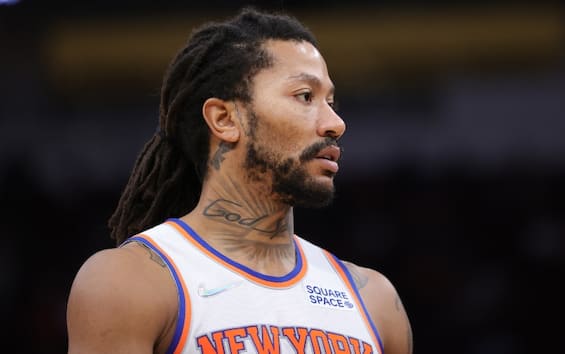 Rose deals derrick infortunio