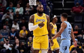 MEMPHIS, TENNESSEE - DECEMBER 29: Los Angeles Lakers forward LeBron James #6 reacts during the first half against the Memphis Grizzlies at FedExForum on December 29, 2021 in Memphis, Tennessee. NOTE TO USER: User expressly acknowledges and agrees that, by downloading and or using this photograph, User is consenting to the terms and conditions of the Getty Images License Agreement.  (Photo by Justin Ford/Getty Images)