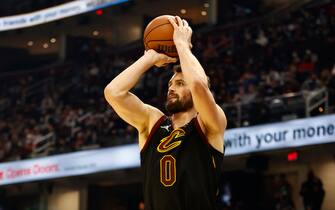 CLEVELAND, OH - DECEMBER 31: Kevin Love #0 of the Cleveland Cavaliers shoots the ball during the game against the Atlanta Hawks on December 31, 2021 at Rocket Mortgage FieldHouse in Cleveland, Ohio. NOTE TO USER: User expressly acknowledges and agrees that, by downloading and/or using this Photograph, user is consenting to the terms and conditions of the Getty Images License Agreement. Mandatory Copyright Notice: Copyright 2021 NBAE (Photo by Kamil Krzaczynski/NBAE via Getty Images)