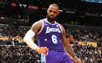 LOS ANGELES, CA - DECEMBER 31: LeBron James #6 of the Los Angeles Lakers reacts to a play during the game against the Portland Trail Blazers on December 31, 2021 at Crypto.Com Arena in Los Angeles, California. NOTE TO USER: User expressly acknowledges and agrees that, by downloading and/or using this Photograph, user is consenting to the terms and conditions of the Getty Images License Agreement. Mandatory Copyright Notice: Copyright 2021 NBAE (Photo by Andrew D. Bernstein/NBAE via Getty Images)