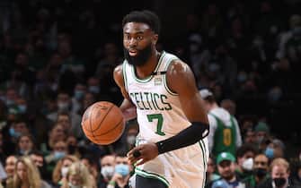 BOSTON, MA - JANUARY 5: Jaylen Brown #7 of the Boston Celtics handles the ball during the game against the San Antonio Spurs on January 5, 2022 at the TD Garden in Boston, Massachusetts.  NOTE TO USER: User expressly acknowledges and agrees that, by downloading and or using this photograph, User is consenting to the terms and conditions of the Getty Images License Agreement. Mandatory Copyright Notice: Copyright 2022 NBAE  (Photo by Brian Babineau/NBAE via Getty Images)