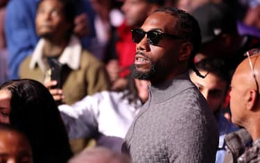 LOS ANGELES, CALIFORNIA - DECEMBER 05: Kawhi Leonard attends the WBA World Lightweight Championship title bout between Gervonta Davis and Isaac Cruz at Staples Center on December 05, 2021 in Los Angeles, California. (Photo by Katelyn Mulcahy/Getty Images)