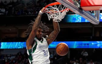 DALLAS, TEXAS - JANUARY 09: Marquese Chriss #32 of the Dallas Mavericks dunks the ball against the Chicago Bulls at American Airlines Center on January 09, 2022 in Dallas, Texas. NOTE TO USER: User expressly acknowledges and agrees that,  by downloading and or using this photograph,  User is consenting to the terms and conditions of the Getty Images License Agreement. (Photo by Richard Rodriguez/Getty Images)