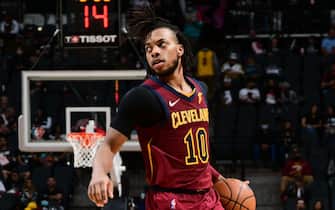 SAN ANTONIO, TX - JANUARY 14: Darius Garland #10 of the Cleveland Cavaliers dribbles the ball during the game against the San Antonio Spurs on January 14, 2022 at the AT&T Center in San Antonio, Texas. NOTE TO USER: User expressly acknowledges and agrees that, by downloading and or using this photograph, user is consenting to the terms and conditions of the Getty Images License Agreement. Mandatory Copyright Notice: Copyright 2022 NBAE (Photos by Michael Gonzales/NBAE via Getty Images)