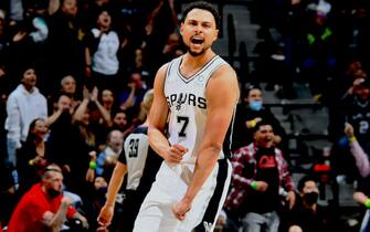 SAN ANTONIO, TX - JANUARY 12:  Bryn Forbes #7 of the San Antonio Spurs celebrates during the game against the Houston Rockets on January 12, 2022 at AT&T Center in San Antonio, Texas. NOTE TO USER: User expressly acknowledges and agrees that, by downloading and or using this photograph, user is consenting to the terms and conditions of the Getty Images License Agreement. Mandatory Copyright Notice: Copyright 2022 NBAE (Photo by Michael Gonzales/NBAE via Getty Images)