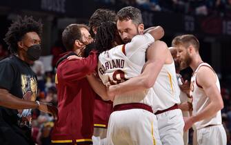 CLEVELAND, OH - JANUARY 24: Kevin Love #0 and Darius Garland #10 of the Cleveland Cavaliers celebrate during the game against the New York Knicks on January 24, 2022 at Rocket Mortgage FieldHouse in Cleveland, Ohio. NOTE TO USER: User expressly acknowledges and agrees that, by downloading and/or using this Photograph, user is consenting to the terms and conditions of the Getty Images License Agreement. Mandatory Copyright Notice: Copyright 2022 NBAE (Photo by David Liam Kyle/NBAE via Getty Images)