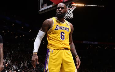 BROOKLYN, NY - JANUARY 25: LeBron James #6 of the Los Angeles Lakers celebrates during the game against the Brooklyn Nets on January 25, 2022 at Barclays Center in Brooklyn, New York. NOTE TO USER: User expressly acknowledges and agrees that, by downloading and or using this Photograph, user is consenting to the terms and conditions of the Getty Images License Agreement. Mandatory Copyright Notice: Copyright 2022 NBAE (Photo by Nathaniel S. Butler/NBAE via Getty Images)