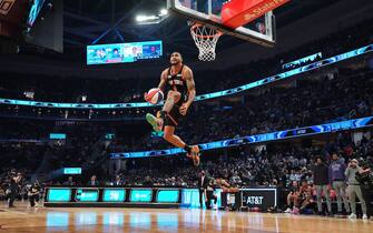 CLEVELAND, OH - FEBRUARY 19: Obi Toppin #1 of the New York Knicks dunks the ball during the AT&T Slam Dunk Contest as part of 2022 NBA All Star Weekend on February 19, 2022 at Rocket Mortgage FieldHouse in Cleveland, Ohio. NOTE TO USER: User expressly acknowledges and agrees that, by downloading and/or using this Photograph, user is consenting to the terms and conditions of the Getty Images License Agreement. Mandatory Copyright Notice: Copyright 2022 NBAE (Photo by Jesse D. Garrabrant/NBAE via Getty Images)