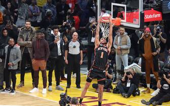 CLEVELAND, OH - FEBRUARY 19: Obi Toppin #1 of the New York Knicks dunks the ball during the AT&T Slam Dunk as part of 2022 NBA All Star Weekend on February 19, 2022 at Rocket Mortgage FieldHouse in Cleveland, Ohio. NOTE TO USER: User expressly acknowledges and agrees that, by downloading and/or using this Photograph, user is consenting to the terms and conditions of the Getty Images License Agreement. Mandatory Copyright Notice: Copyright 2022 NBAE (Photo by Jeff Haynes/NBAE via Getty Images)