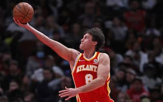 CHICAGO, ILLINOIS - FEBRUARY 24: Danilo Gallinari #8 of the Atlanta Hawks puts up a shot against the Chicago Bulls at the United Center on February 24, 2022 in Chicago, Illinois. The Bulls defeated the Hawks 112-108. NOTE TO USER: User expressly acknowledges and agrees that, by downloading and or using this photograph, User is consenting to the terms and conditions of the Getty Images License Agreement. (Photo by Jonathan Daniel/Getty Images)