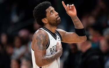 Kyrie riaccende i Nets: 50 punti! Warriors ok