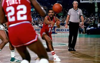 BOSTON - 1983:  Maurice Cheeks #11 of the Philadelphia 76ers passes against the Boston Celtics circa 1983 at the Boston Garden in Boston, Massachusetts.  NOTE TO USER: User expressly acknowledges and agrees that, by downloading and/or using this Photograph, user is consenting to the terms and conditions of the Getty Images License Agreement.  Mandatory Copyright Notice: Copyright 1983 NBAE (Photo by Dick Raphael/NBAE via Getty Images)