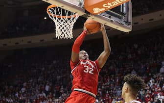 BLOOMINGTON, INDIANA - JANUARY 06: E.J. Lidell #32 of the Ohio State Buckeyes shoots the ball against the Indiana Hoosiers at Simon Skjodt Assembly Hall on January 06, 2022 in Bloomington, Indiana. (Photo by Andy Lyons/Getty Images)