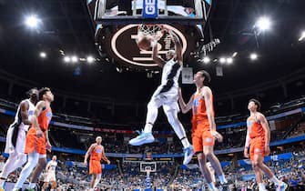 ORLANDO, FL - MARCH 20: Wendell Carter Jr. #34 of the Orlando Magic drives to the basket during the game against the Oklahoma City Thunder on March 20, 2022 at Amway Center in Orlando, Florida. NOTE TO USER: User expressly acknowledges and agrees that, by downloading and or using this photograph, User is consenting to the terms and conditions of the Getty Images License Agreement. Mandatory Copyright Notice: Copyright 2022 NBAE (Photo by Fernando Medina/NBAE via Getty Images)