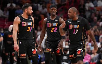 MIAMI, FLORIDA - MARCH 25: P.J. Tucker #17 of the Miami Heat talks with Max Strus #31 and Jimmy Butler #22 after a timeout during the second half against the New York Knicks at FTX Arena on March 25, 2022 in Miami, Florida.NOTE TO USER: User expressly acknowledges and agrees that,  by downloading and or using this photograph,  User is consenting to the terms and conditions of the Getty Images License Agreement. (Photo by Eric Espada/Getty Images)