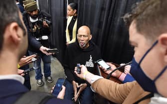 LOS ANGELES, CA - APRIL 3: NBA Legend, Kareem Abdul-Jabbar speaks during the KAJ Social Justice Champion Award Trophy Unveiling on April 3, 2022 at Crypto.Com Arena in Los Angeles, California. NOTE TO USER: User expressly acknowledges and agrees that, by downloading and/or using this Photograph, user is consenting to the terms and conditions of the Getty Images License Agreement. Mandatory Copyright Notice: Copyright 2022 NBAE (Photo by Andrew D. Bernstein/NBAE via Getty Images)