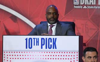 CHICAGO,IL - MAY 17: Head Coach Wes Unseld Jr. of the Washington Wizards looks on as the Washington Wizards are picked 10th overall for the NBA Draft during the 2022 NBA Draft Lottery at McCormick Place on May 17, 2022 in Chicago, Illinois. NOTE TO USER: User expressly acknowledges and agrees that, by downloading and or using this photograph, User is consenting to the terms and conditions of the Getty Images License Agreement. Mandatory Copyright Notice: Copyright 2022 NBAE (Photo by Chris Schwegler/NBAE via Getty Images)