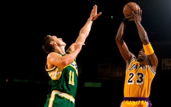 INGLEWOOD, CA - MAY 4:  Cedric Ceballos #23 of the Los Angeles Lakers shoots a jump shot against Detlef Schrempf #11 of the Seattle Supersonics in Game Four of the Western Conference Quarterfinals during the 1995 NBA Playoffs at the Great Wester Forum on May 4, 1995 in Inglewood, Califorinia.  The Los Angeles Lakers defeated the Seattle Supersonics 114-110. NOTE TO USER: User expressly acknowledges and agrees that, by downloading and or using this photograph, User is consenting to the terms and conditions of the Getty Images License Agreement. Mandatory Copyright Notice: Copyright 1995 NBAE (Photo by Andrew D. Bernstein/NBAE via Getty Images)