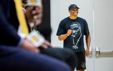 El Segundo, CA - June 06: Los Angeles Lakers player Russell Westbrook, right, listens to new Lakers head coach Darvin Ham, as he speaks to the media about his plans that involve the Laker star, at the UCLA Health Training Center, in El Segundo, CA,  Monday, June 6, 2022.  (Jay L. Clendenin / Los Angeles Times via Getty Images)