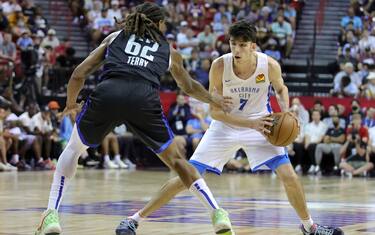 LAS VEGAS, NEVADA - JULY 11: Chet Holmgren #7 of the Oklahoma City Thunder is guarded by Emanuel Terry #62 of the Orlando Magic during the 2022 NBA Summer League at the Thomas & Mack Center on July 11, 2022 in Las Vegas, Nevada. NOTE TO USER: User expressly acknowledges and agrees that, by downloading and or using this photograph, User is consenting to the terms and conditions of the Getty Images License Agreement. (Photo by Ethan Miller/Getty Images)