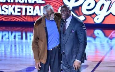 NEW ORLEANS, LA - FEBRUARY 19:  NBA Legend Magic Johnson honors Bill Russell during the NBA All-Star Game as a part of 2017 All-Star Weekend at the Smoothie King Center on February 19, 2017 in New Orleans, Louisiana. NOTE TO USER: User expressly acknowledges and agrees that, by downloading and/or using this photograph, user is consenting to the terms and conditions of the Getty Images License Agreement. Mandatory Copyright Notice: Copyright 2017 NBAE (Photo by Bill Baptist/NBAE via Getty Images)