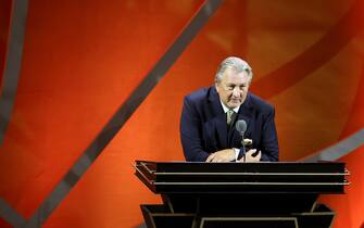 SPRINGFIELD, MASSACHUSETTS - SEPTEMBER 10: Naismith Memorial Basketball Hall of Fame Class of 2022 enshrinee Bob Huggins speaks during the 2022 Basketball Hall of Fame Enshrinement Ceremony at Symphony Hall on September 10, 2022 in Springfield, Massachusetts. (Photo by Maddie Meyer/Getty Images)