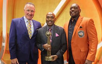 SPRINGFIELD, MA - SEPTEMBER 10: Inductee, Tim Hardaway poses for a portrait with the Hall of Fame Trophy and Chris Mullin and Mitch Richmond during the 2022 Basketball Hall of Fame Enshrinement Ceremony on September 10, 2022 at Symphony Hall in Springfield, Massachusetts. NOTE TO USER: User expressly acknowledges and agrees that, by downloading and/or using this photograph, user is consenting to the terms and conditions of the Getty Images License Agreement. Mandatory Copyright Notice: Copyright 2022 NBAE (Photo by Nathaniel S. Butler/NBAE via Getty Images)