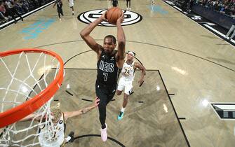 BROOKLYN, NY - OCTOBER 31: Kevin Durant #7 of the Brooklyn Nets dunks the ball during the game against the Indiana Pacers on October 31, 2022 at Barclays Center in Brooklyn, New York. NOTE TO USER: User expressly acknowledges and agrees that, by downloading and or using this Photograph, user is consenting to the terms and conditions of the Getty Images License Agreement. Mandatory Copyright Notice: Copyright 2022 NBAE (Photo by Nathaniel S. Butler/NBAE via Getty Images)