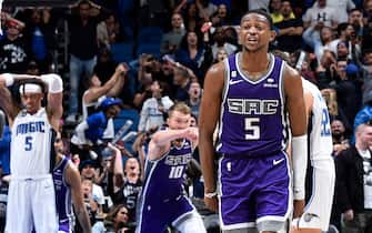 ORLANDO, FL - NOVEMBER 5: De'Aaron Fox #5 of the Sacramento Kings celebrates after the game against the Orlando Magic onNovember 5, 2022 at Amway Center in Orlando, Florida. NOTE TO USER: User expressly acknowledges and agrees that, by downloading and or using this photograph, User is consenting to the terms and conditions of the Getty Images License Agreement. Mandatory Copyright Notice: Copyright 2022 NBAE (Photo by Gary Bassing/NBAE via Getty Images)