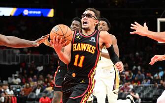ATLANTA, GA - NOVEMBER 5: Trae Young #11 of the Atlanta Hawks drives to the basket during the game against the New Orleans Pelicans on November 5, 2022 at State Farm Arena in Atlanta, Georgia.  NOTE TO USER: User expressly acknowledges and agrees that, by downloading and/or using this Photograph, user is consenting to the terms and conditions of the Getty Images License Agreement. Mandatory Copyright Notice: Copyright 2022 NBAE (Photo by Adam Hagy/NBAE via Getty Images)