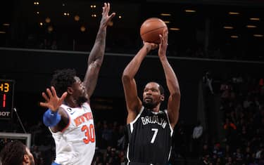 BROOKLYN, NY - NOVEMBER 9: Kevin Durant #7 of the Brooklyn Nets shoots a three point basket during the game against the New York Knicks on November 9, 2022 at Barclays Center in Brooklyn, New York. NOTE TO USER: User expressly acknowledges and agrees that, by downloading and or using this Photograph, user is consenting to the terms and conditions of the Getty Images License Agreement. Mandatory Copyright Notice: Copyright 2022 NBAE (Photo by Nathaniel S. Butler/NBAE via Getty Images)