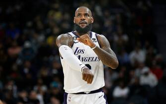 SAN ANTONIO, TX - NOVEMBER 25: LeBron James #6 of the Los Angeles Lakers reacts after a basket against the San Antonio Spurs in the second half at AT&T Center on November 25, 2022 in San Antonio, Texas. NOTE TO USER: User expressly acknowledges and agrees that, by downloading and or using this photograph, User is consenting to terms and conditions of the Getty Images License Agreement. (Photo by Ronald Cortes/Getty Images)