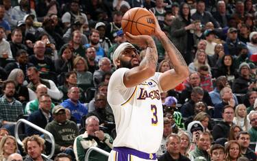 Lakers, coach Ham: "Voglio che Davis tiri da tre"