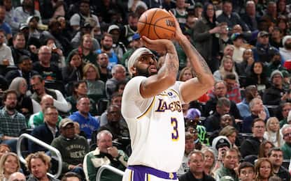 Lakers, coach Ham: "Voglio che Davis tiri da tre"
