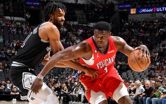SAN ANTONIO, TX - DECEMBER 2: Zion Williamson #1 of the New Orleans Pelicans dribbles the ball during the game against the San Antonio Spurs on December 2, 2022 at the AT&T Center in San Antonio, Texas. NOTE TO USER: User expressly acknowledges and agrees that, by downloading and or using this photograph, user is consenting to the terms and conditions of the Getty Images License Agreement. Mandatory Copyright Notice: Copyright 2022 NBAE (Photos by Michael Gonzales/NBAE via Getty Images)