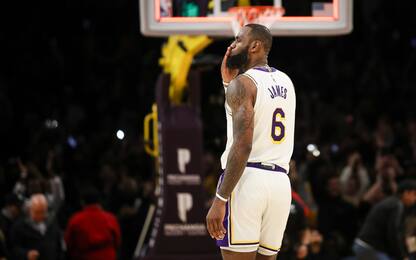 LeBron trascina i Lakers, KD e Irving 81 in due