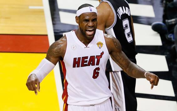 NBA la maglia di LeBron James in gara 7 del 2013 venduta per 3.7