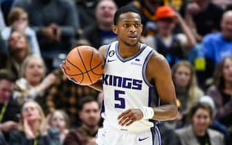 SALT LAKE CITY, UTAH - JANUARY 03: De'Aaron Fox #5 of the Sacramento Kings in action during the second half against the Utah Jazz at Vivint Arena on January 3, 2023 in Salt Lake City, Utah. NOTE TO USER: User expressly acknowledges and agrees that, by downloading and or using this photograph, User is consenting to the terms and conditions of the Getty Images License Agreement. (Photo by Alex Goodlett/Getty Images)