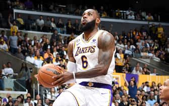 LOS ANGELES, CA - APRIL 22: LeBron James #6 of the Los Angeles Lakers drives to the basket during Round 1 Game 3 of the 2023 NBA Playoffs on APRIL 22, 2023 at Crypto.Com Arena in Los Angeles, California. NOTE TO USER: User expressly acknowledges and agrees that, by downloading and/or using this Photograph, user is consenting to the terms and conditions of the Getty Images License Agreement. Mandatory Copyright Notice: Copyright 2023 NBAE (Photo by Andrew D. Bernstein/NBAE via Getty Images) 

