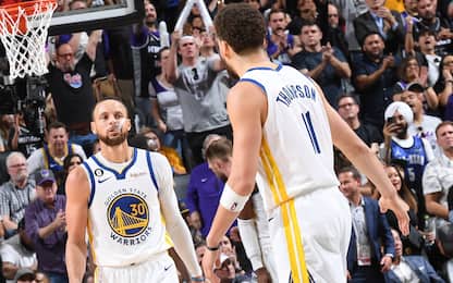 Curry fa 50, Golden State vince gara-7 coi Kings