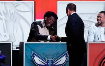 CHICAGO,IL - MAY 16: Mark Williams of the Charlotte Hornets accepts the 2nd Pick of the 2023 NBA Draft Lottery at McCormick Place on May 16, 2023 in Chicago, Illinois. NOTE TO USER: User expressly acknowledges and agrees that, by downloading and or using this photograph, user is consenting to the terms and conditions of the Getty Images License Agreement. Mandatory Copyright Notice: Copyright 2023 NBAE (Photo by Kamil Krzaczynski/NBAE via Getty Images)