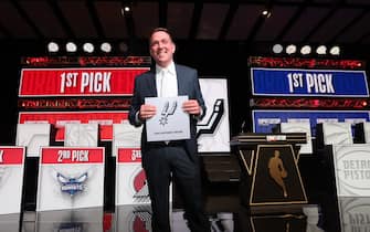 CHICAGO,IL - MAY 16: Managing Partner Peter J. Holt of the San Antonio Spurs accepts the 1st Pick during the 2023 NBA Draft Lottery at McCormick Place on May 16, 2023 in Chicago, Illinois. NOTE TO USER: User expressly acknowledges and agrees that, by downloading and or using this photograph, user is consenting to the terms and conditions of the Getty Images License Agreement. Mandatory Copyright Notice: Copyright 2023 NBAE (Photo by Jeff Haynes/NBAE via Getty Images)