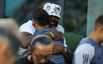 FORT LAUDERDALE, FLORIDA - JULY 21: (L-R) NBA player LeBron James of the Los Angeles Lakers hugs Lionel Messi #10 of Inter Miami CF prior to the Leagues Cup 2023 match between Cruz Azul and Inter Miami CF at DRV PNK Stadium on July 21, 2023 in Fort Lauderdale, Florida. (Photo by Megan Briggs/Getty Images)