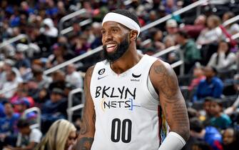DETROIT, MI - APRIL 5:  Royce O'Neale #00 of the Brooklyn Nets smiles during the game against the Detroit Pistons on April 5, 2023 at Little Caesars Arena in Detroit, Michigan. NOTE TO USER: User expressly acknowledges and agrees that, by downloading and/or using this photograph, User is consenting to the terms and conditions of the Getty Images License Agreement. Mandatory Copyright Notice: Copyright 2023 NBAE (Photo by Chris Schwegler/NBAE via Getty Images)