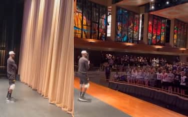 LeBron a sorpresa in un liceo del Minnesota. VIDEO