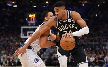 Giannis batte Doncic, Warriors in crisi nera