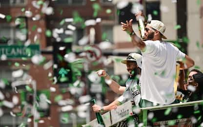 Boston abbraccia i Celtics: le foto della parata