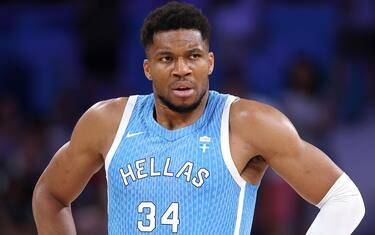 Giannis le prova tutte ma non basta: è quasi fuori