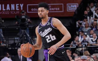 SACRAMENTO, CA - APRIL 5: Jeremy Lamb #26 of the Sacramento Kings brings the ball up the court against the New Orleans Pelicans on April 5, 2022 at Golden 1 Center in Sacramento, California. NOTE TO USER: User expressly acknowledges and agrees that, by downloading and or using this photograph, User is consenting to the terms and conditions of the Getty Images Agreement. Mandatory Copyright Notice: Copyright 2022 NBAE (Photo by Rocky Widner/NBAE via Getty Images)