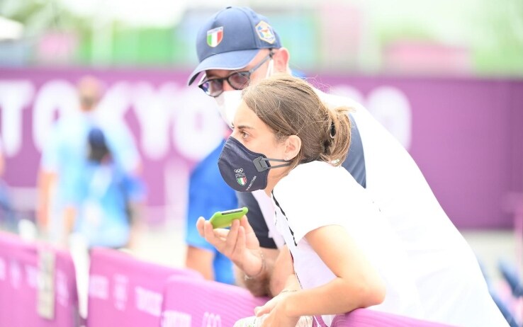 Jessica Rossi osserva la finale della Fossa femminile